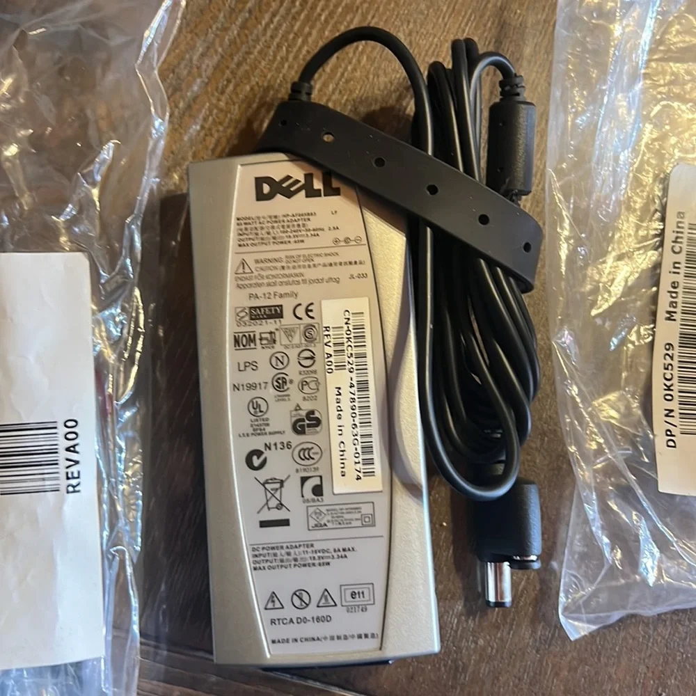 Dell Model HP-AF065B83 Silver 65 Watt AC Power Adapter & Car Adapter